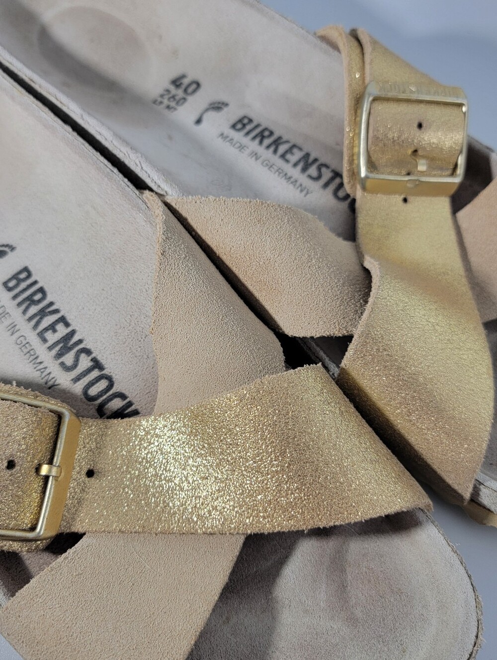 Birkenstock Sandals Womens EU 40 Siena Gold Metallic Suede Buckle Cross Strap - Picture 10 of 10